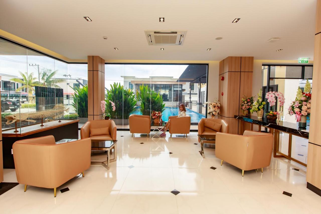 Siri Hotel Lumphun Ban Pa Daet Exterior foto