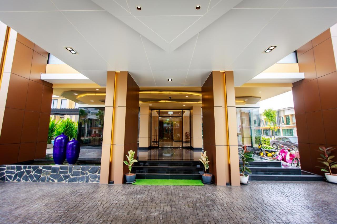 Siri Hotel Lumphun Ban Pa Daet Exterior foto