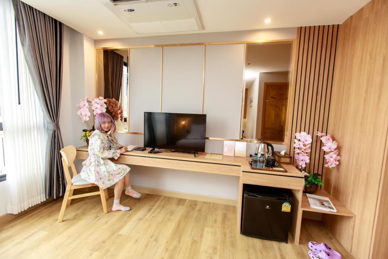 Siri Hotel Lumphun Ban Pa Daet Exterior foto