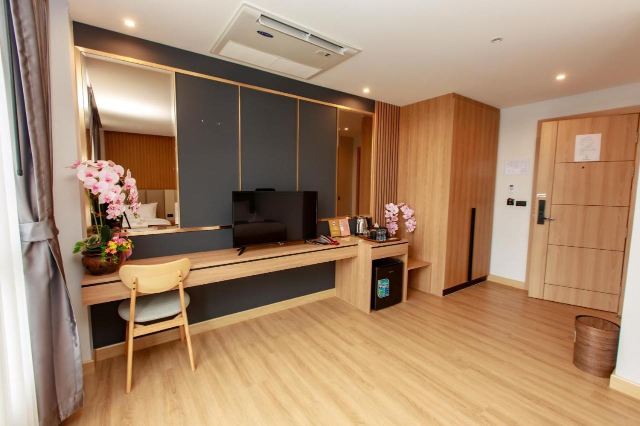 Siri Hotel Lumphun Ban Pa Daet Exterior foto