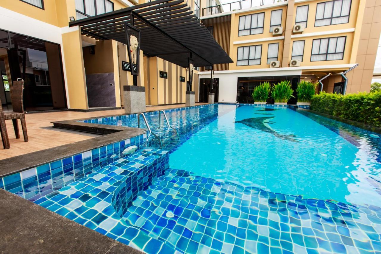 Siri Hotel Lumphun Ban Pa Daet Exterior foto